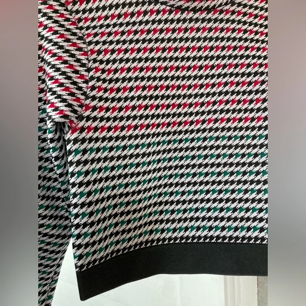 Fabletics Long Sleeve Crop - Picture 2 of 4